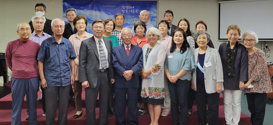 기독한의사협회(회장 피터 최)는 지난 14일 조이풀교회에서 30여 명의 회원이 참석한 가운데 11월 정기예배 및 신유체질침 창시자 유창범 원장의 신 8체질침의 보수교육도 가졌다. 협회는 매달 둘째 주 일요일 오후 4시에 모인다. 12월에는 총회 및 송년회로 진행된다. ▶문의: (213)507-9191 [기독한의사협회 제공]