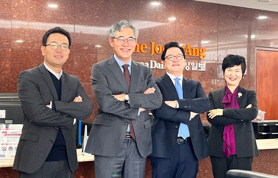 YGCEO총연우회는 3년 만에 재개하는 7기 과정 모집에 많은 한인의 참여를 부탁했다. 총연우회의 최민호(왼쪽부터) 사무총장, 박철민 회장, 장 준 부회장, 신디 추 재무 담당이 환하게 웃고 있다. 김상진 기자