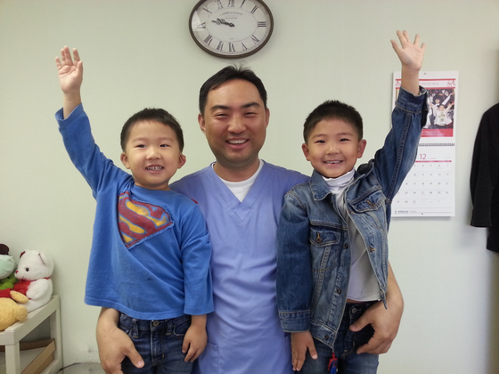 김우섭 전통척추신경 교정전문의는 새로운 차원의 스페셜 월 회원제 플랜을 통해 환자들에게 경제적 부담 없이 최고의 척추교정을 제공하고 있다.