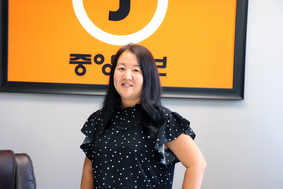 본보를 방문한 에셀 염씨.