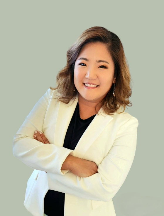 의료계 종사자들에게 발생할 수 있는 모든 유형의 사례들을 법적으로 신속 정확하게 도와주는 리나 유 변호사.