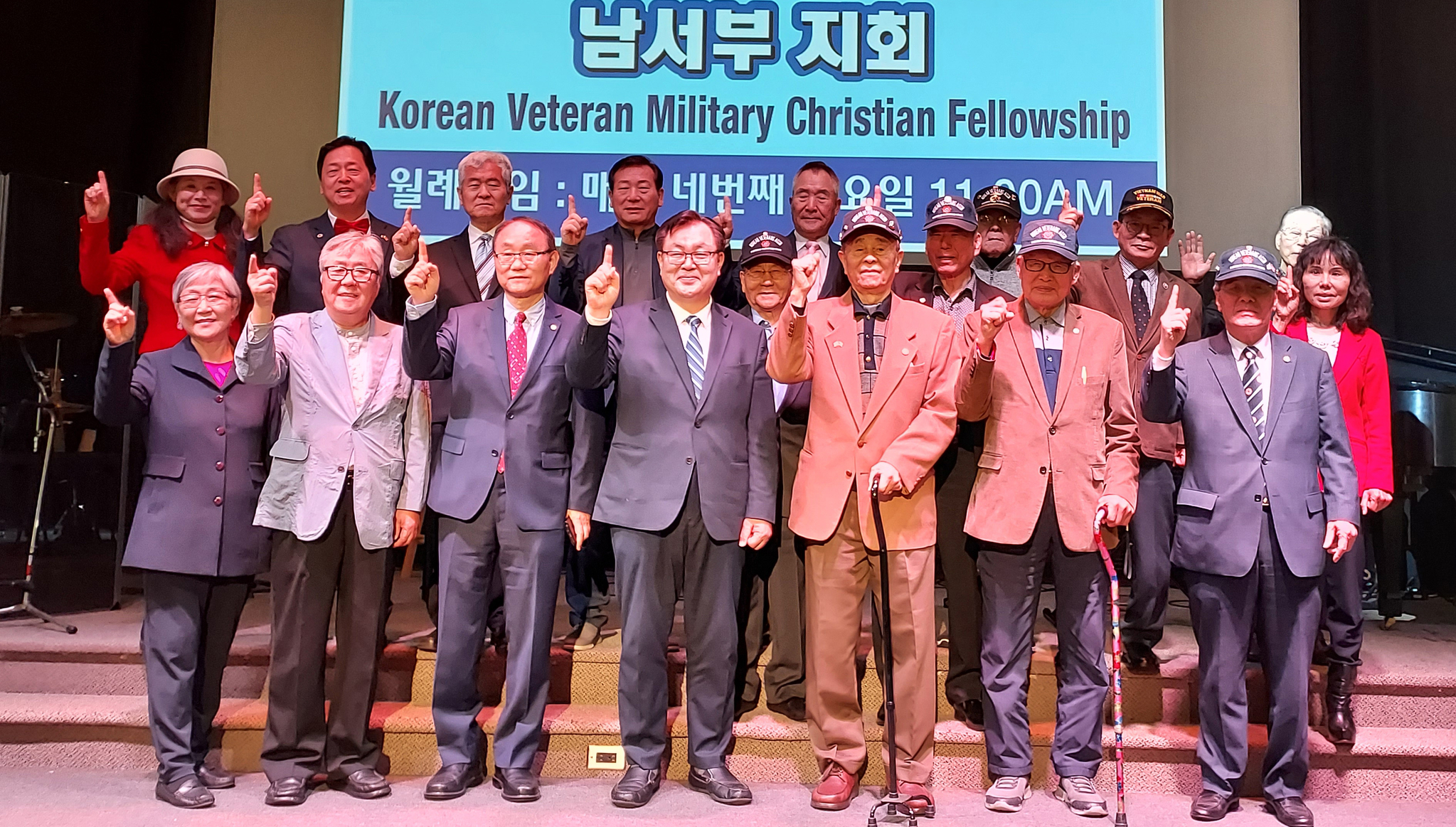 예비역 기독군인회 미 남서부지회 정기 예배 참석자들이 한자리에 모였다.［남서부지회 제공］