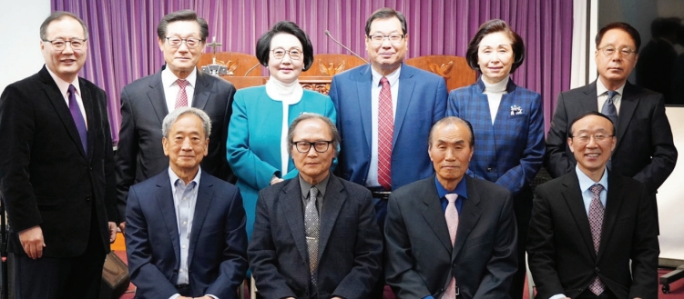 미동부국제기아대책기구는 지난 2일 리빙스톤교회에서 월례회를 열고, 회장 박 이스라엘 목사의 한국방문 내용을 공유했다. 이날 미동부국제기아대책기구는 콜롬비아 인디언 마을 학교의 교실증축비를 지원하기로 결의하기도 했다.  [미동부국제기아대책기구]
