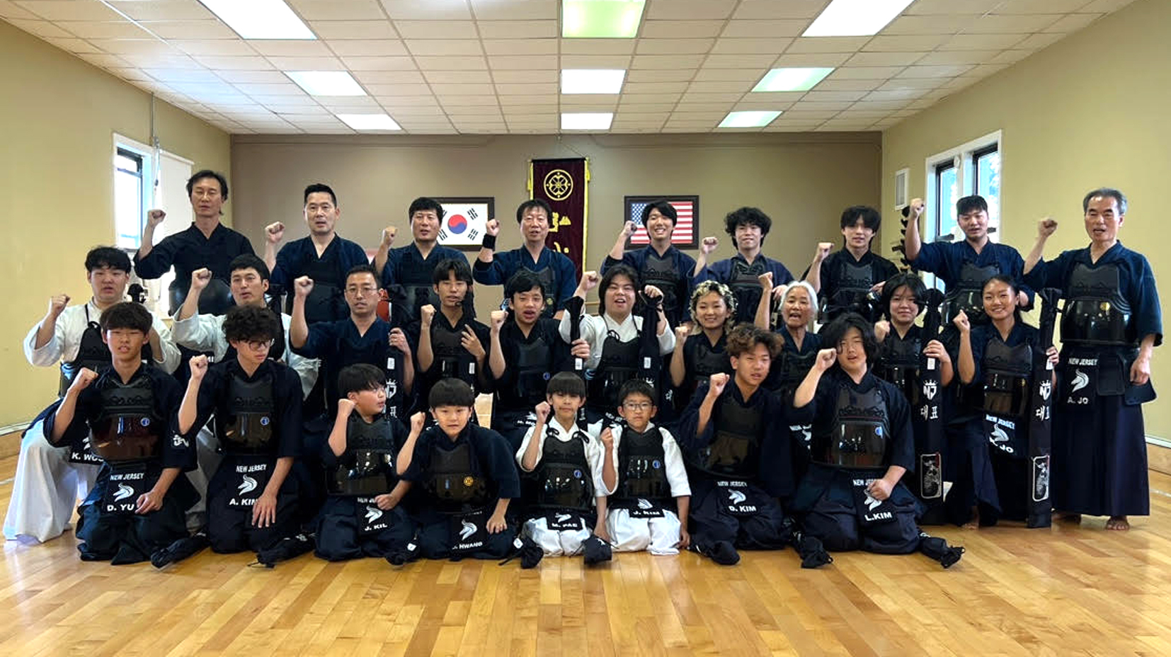 뉴저지대한검도협회(회장 조성구)는 지난 17일 뉴저지주 홍무관에서 제22회 뉴욕 미주체전에 출전하는 선수와 주요 임원들이 참석한 가운데 출정식을 개최했다. 뉴저지 검도 대표단은 이번 대회에 선수와 임원을 포함 모두 28명이 참가해 검도 종목에서 우승을 노리고 있다. [뉴저지대한검도협회] 
