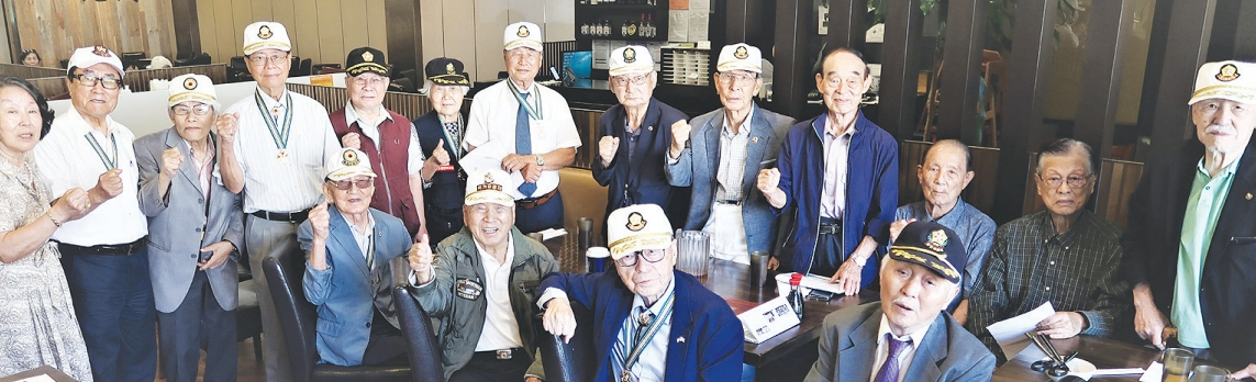 6·25참전유공자회 뉴욕지회는 14일 플러싱 삼원각 식당에서 월례회를 개최했다. 그간 활동을 보고하고 지난달 세상을 떠난 김선 안내총무의 명복을 빌었다.  [6·25 참전유공자회 뉴욕지회]