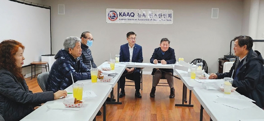 퀸즈한인회(회장 이현탁)는 지난 12일 이사회를 열고, 하반기 퀸즈한인회 이사장으로 최윤승 변호사를 추천해 인준했다. 최 이사장은 “30대 퀸즈한인회 활동을 지원하고, 지역사회와 한인사회에 봉사하는 한인회가 되도록 최선을 다하겠다”고 밝혔다.  [퀸즈한인회]