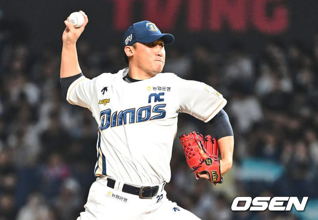 [OSEN=창원, 이석우 기자] 18일 창원NC파크에서 2024 신한 SOL 뱅크 KBO 리그 NC 다이노스와 한화 이글스의 경기가 열렸다. 홈팀 NC는 신민혁이 방문팀 한화는 류현진이 선발 출전했다. NC 다이노스 이용찬이 역투하고 있다. 2024.07.18 / foto0307@osen.co.kr