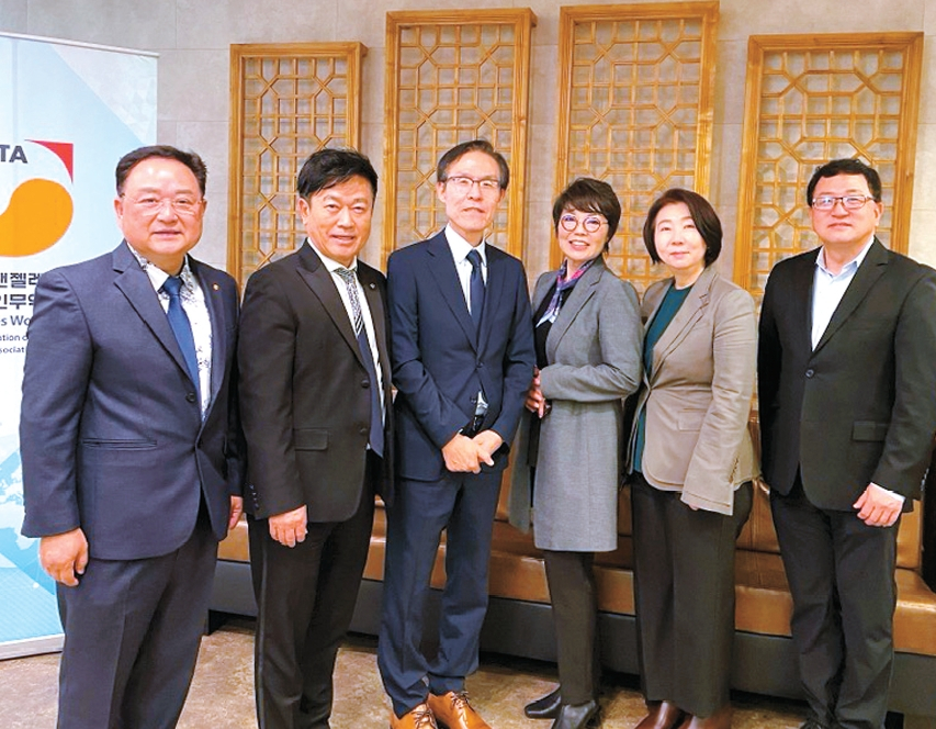 옥타LA가 ‘경제 전망과 세금 전략’ 웨비나를 21일 개최한다. 왼쪽부터 옥타LA 에드워드 손 회장, 이교식 이사장, 김진정 세미나분과 위원장, 김지나 홍보이사, 서연옥 세미나분과 부위원장, 장준 홍보분과 부위원장.