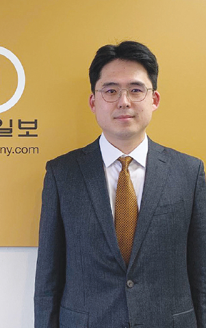 29일 뉴욕중앙일보 본사를 방문한 조상준 신임 주뉴욕총영사관 문화홍보관이 커뮤니케이션 강화에 힘쓰겠다는 뜻을 밝히고 있다.