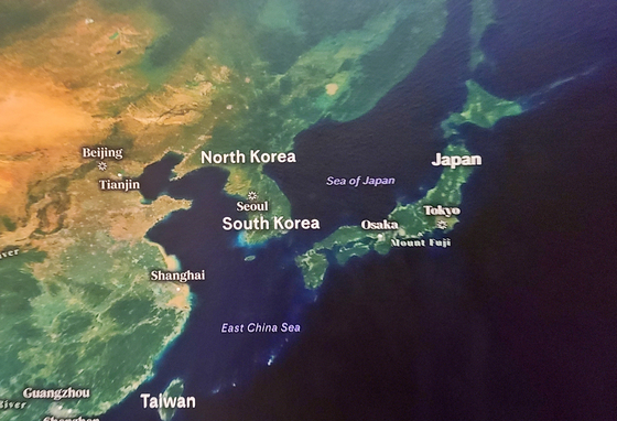뉴욕자연사박물관 2층 ‘Asian Peoples’ 전시관 앞 아시아 지도. 일본해 표기가 눈에 띈다.