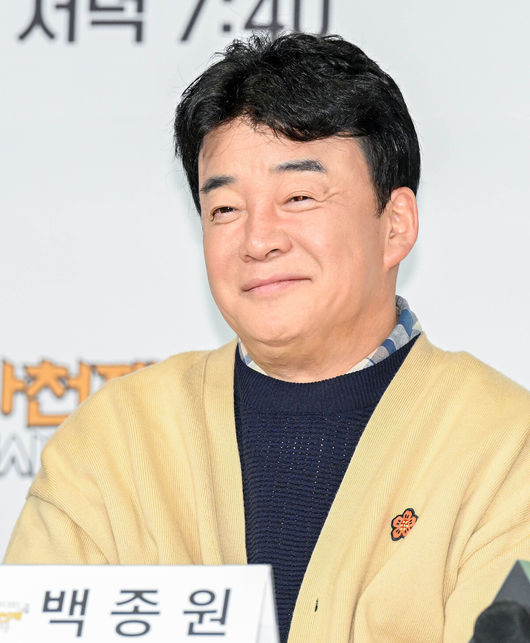 [OSEN=조은정 기자] tvN 새 예능프로그램 '장사천재 백종원' 제작 발표회가 29일 오전서울 마포구 도화동 서울가든호텔에서 열렸다.백종원이 질의응답 시간을 갖고 있다. 2023.03.29 /cej@osen.co.kr