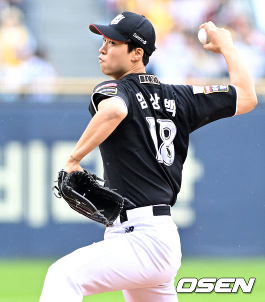 [OSEN=이대선 기자] KT 시절 엄상백. 2024.10.06 /sunday@osen.co.kr