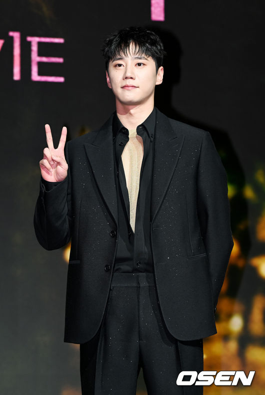 [OSEN=박준형 기자] 12일 서울 동대문 JW메리어트 동대문에서 넷플릭스(Netflix) 시리즈 ‘멜로무비’ 제작발표회가 진행됐다. ‘멜로무비’는 사랑도 하고 싶고 꿈도 이루고 싶은 애매한 청춘들이 서로를 발견하고 영감이 되어주며 각자의 트라우마를 이겨내는 이야기를 담아낸 청춘 로맨스다.배우 이준영이 포즈를 취하고 있다.  2025.02.12 / soul1014@osen.co.kr