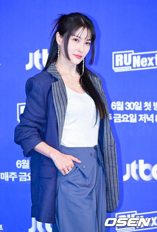 [OSEN=지형준 기자] 30일 오전 서울 마포구 스탠포드호텔코리아에서 JTBC ‘R U Next?(알 유 넥스트?)’ 제작발표회가 열렸다.‘R U Next?’는 하이브와 CJ ENM JV 레이블 빌리프랩의 차세대 글로벌 걸그룹 최종 멤버를 결정하는 프로그램이다. 참가자들은 체계적인 커리큘럼 안에서 트레이닝을 받고, 7개의 관문을 하나씩 통과하며 자신의 잠재력과 스타성을 증명한다. 지난 23일 글로벌 팬 커뮤니티 플랫폼 위버스와 모바일 금융 앱 토스에서 첫 번째 글로벌 투표가 시작됐다.박규리가 포즈를 취하고 있다. 2023.06.30 /jpnews@osen.co.kr
