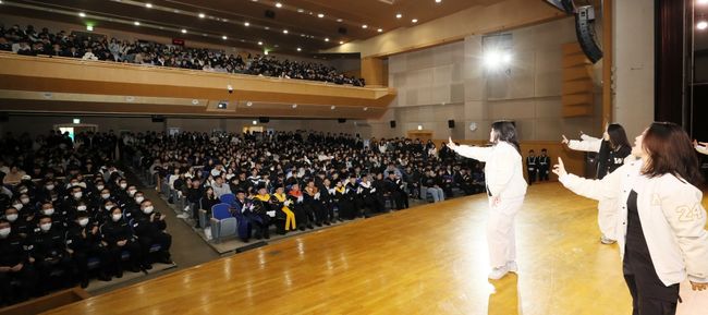 우석대(총장 박노준)가 4일 문화관 2층 아트홀에서 전주캠퍼스의 2025학년도 입학식을 개최했다. / 우석대