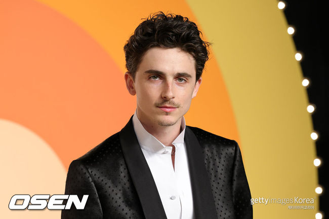 BEVERLY HILLS, CALIFORNIA - MARCH 02: Timothe Chalamet attends the 2025 Vanity Fair Oscar Party Hosted By Radhika Jones at Wallis Annenberg Center for the Performing Arts on March 02, 2025 in Beverly Hills, California. (Photo by Dia Dipasupil/FilmMagic)