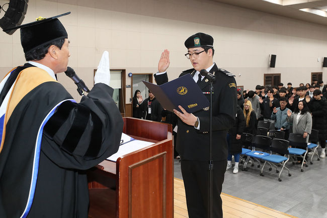 우석대(총장 박노준)가 5일 온누리관 지승동홀에서 진천캠퍼스의 2025학년도 입학식을 개최했다. / 우석대