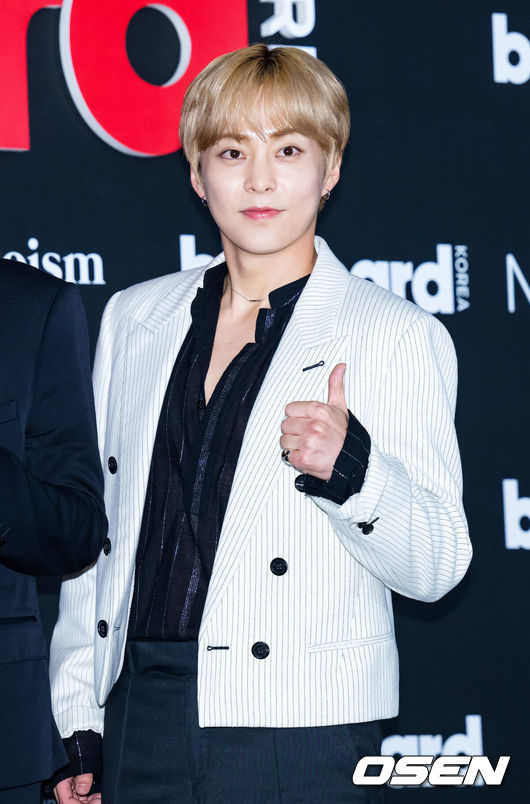 [OSEN=민경훈 기자] 27일 오후 서울 중구 서울 신라호텔 영빈관에서 'Billboard K POWER 100' 이벤트 포토월 행사가 진행됐다.이 행사는 빌보드 코리아의 공식 론칭을 기념하는 자리로, 한국 대중음악의 근 100년 역사를 기념하며 K-팝을 중심으로 한 한국 음악이 세계 음악 산업에 끼친 영향력을 조명하기 위해 마련됐다.엑소 시우민이 포토타임을 갖고 있다. 2024.08.27 / rumi@osen.co.kr