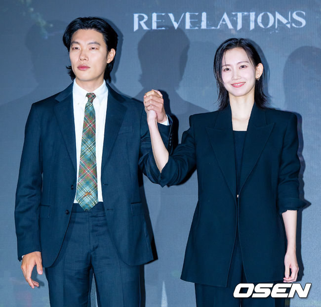 [OSEN=민경훈 기자] 18일 오전 서울 마포구 호텔 나루 서울 엠갤러리 나루 볼룸에서 넷플릭스 영화 '계시록' 제작보고회가 열렸다.
