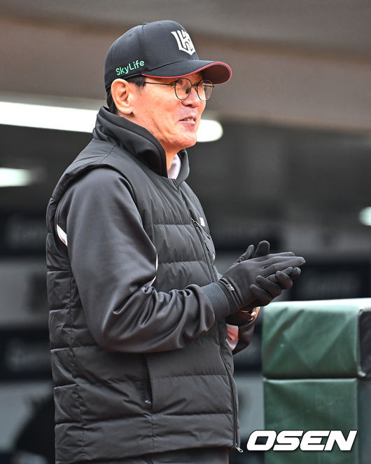 [OSEN=부산, 이석우 기자] KT 위즈 이강철 감독 216 2025.03.16 / 