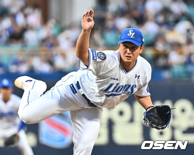 [OSEN=대구, 이석우 기자] 25일 대구삼성라이온즈파크에서 2025 신한 SOL 뱅크 KBO 리그 삼성 라이온즈와 NC 다이노스의 경기가 열렸다. 홈팀 삼성은 최원태가, 방문팀 NC는 최성영이 선발 출전했다. 삼성 라이온즈 선발 투수 최원태가 역투하고 있다. 2025.03.25 / foto0307@osen.co.kr
