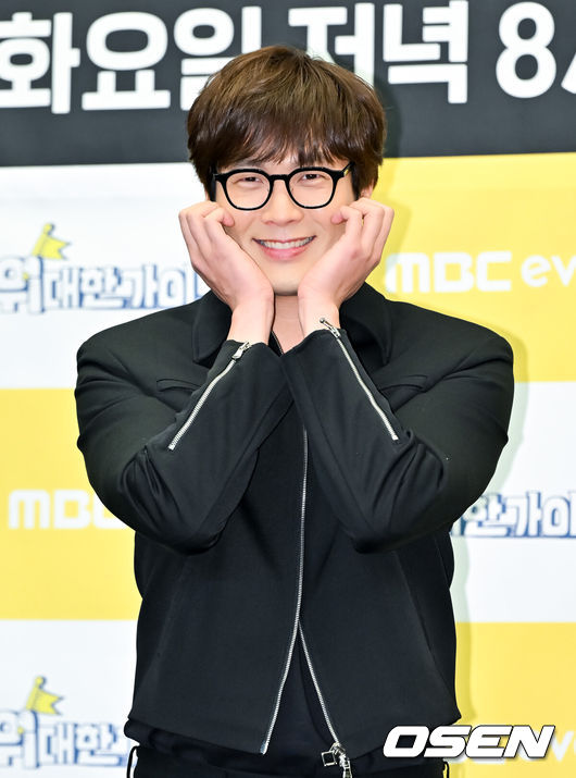 [OSEN=박준형 기자]  8일 오후 서울 상암동 스탠포드호텔에서 MBC에브리원 새 예능 ‘위대한 가이드 시즌2’ 제작발표회가 진행됐다.'위대한 가이드2'는 한국 생활 경험이 풍부한 외국인이 여행객들에게 현지 정보와 숨겨진 명소를 소 개하는 리얼 버라이어티 프로그램으로, 이번 시즌에서는 박명수, 김대호 그리고 최다니엘 세 사람이 아프리카 르완다 방문기를 선보일 예정이다.최다니엘이 포즈를 취하고 있다   2025.04.08 / soul1014@osen.co.kr