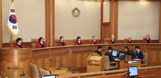 10일 오후 서울 종로구 재동 헌법재판소에서 열린 박성재 법무부장관 탄핵 심판 선고를 하기 위해 재판관들이 착석하고 있다. 뉴스1