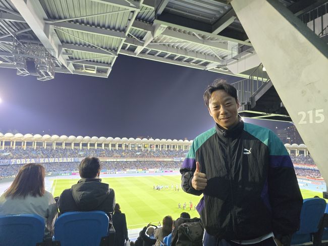 [사진] 가와사키 프론탈레 홈구장 도도로키 스타디움을 방문한 염기훈 감독.