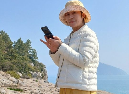 추도에 반해 섬에 정착하고, 문화관광해설사이자 추도 지킴이로 활동하는 조영희씨.
