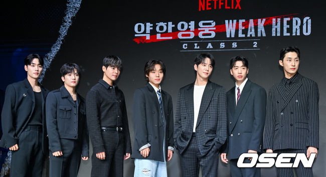 [OSEN=박준형 기자] 21일 서울 마포구 호텔나루에서 넷플릭스(Netflix) 시리즈 ‘약한영웅 Class 2’의 제작발표회가진행됐다.배우 박지훈과 려운, 최민영, 유수빈, 배나라, 이민재, 이준영가 출연하는 ‘약한영웅 Class 2’는 지난 2022년 센세이션을 일으키며 학원 액션 성장 드라마의 신기원을 연 ‘약한영웅 Class 1’의 두 번째 이야기다.출연배우들이 포즈를 취하고 있다. 2025.04.21 / soul1014@osen.co.kr