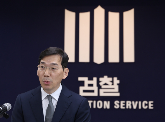 지난해 10월 김건희 여사의 도이치모터스 주가조작 사건과 관련 무혐의 불기소 처분에 대한 수사 결과를 발표하는 조상원 중앙지검 4차장검사. 연합뉴스