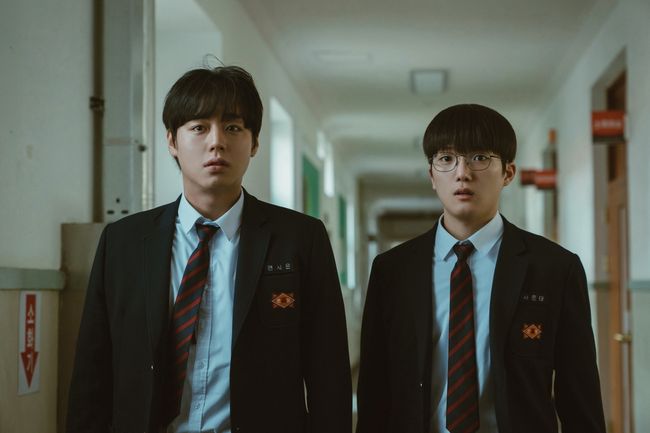 Weak Hero Class 2 (L to R) Park Ji-hoon as Yeon Sieun, Choi Min-yeong as Seo Juntae in Weak Hero Class 2 Cr. Darae Lee/Netflix 2025