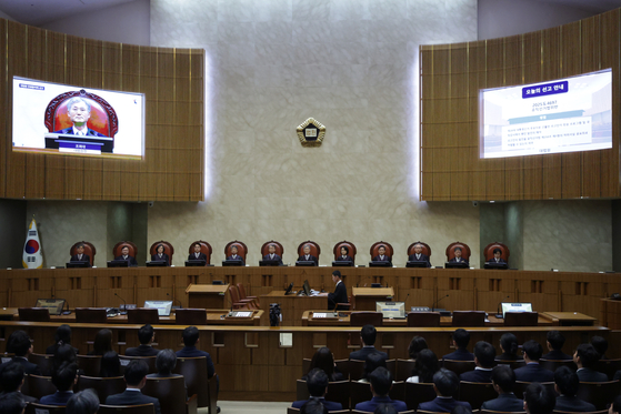 조희대 대법원장을 비롯한 대법관들이 1일 서울 서초구 대법원에서 더불어민주당 이재명 대선 후보의 공직선거법 위반 사건 상고심 선고를 위해 참석해 있다. 연합뉴스