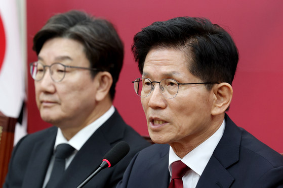 (서울=뉴스1) 이광호 기자 = 김문수 국민의힘 대통령 후보가 4일 오전 서울 여의도 국회에서 열린 선거대책위원회 회의에 참석해 발언하고 있다. 2025.5.4/뉴스1