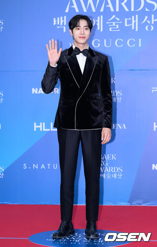 [OSEN=이대선 기자] 5일 오후 서울 강남구 코엑스 D홀에서 ‘제61회 백상예술대상 with 구찌’ 레드카펫 행사가 열렸다.방송·영화·연극을 아우르는 국내 유일무이 종합 예술 시상식 ‘제61회 백상예술대상 with 구찌’는 JTBC·JTBC2·JTBC4에서 동시 생중계, 프리즘·네이버TV·치지직에서 디지털 생중계된다.배우 추영우가 레브카펫을 밟고 있다. 2025.05.05 /sunday@osen.co.kr