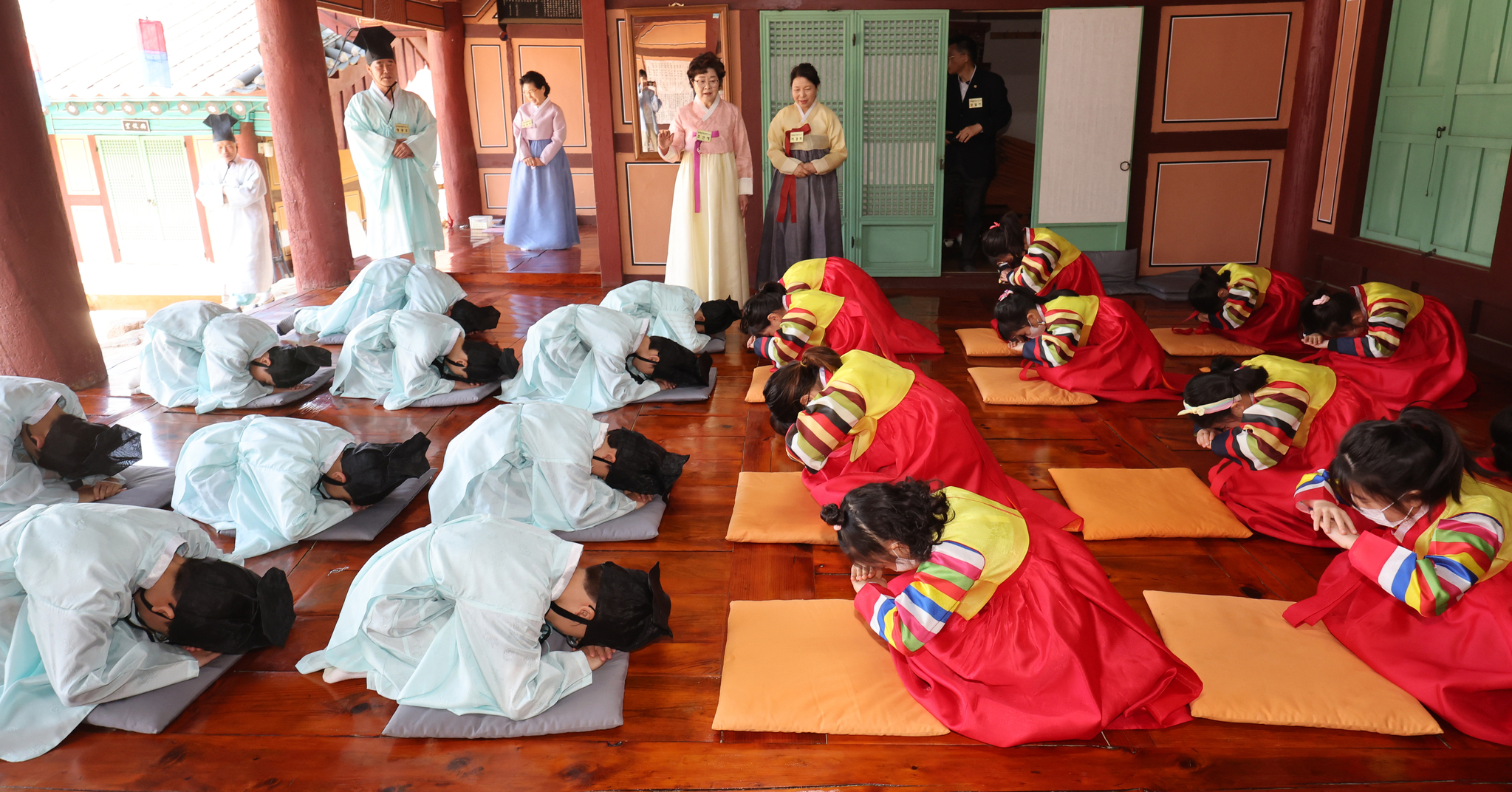 송봉근 기자
