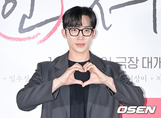 [OSEN=조은정 기자] 영화 '싱글 인 서울(감독 박범수)’ 언론배급시사회 및 기자간담회가 14일 서울 광진구 롯데시네마 건대입구에서 열렸다.배우 이상이가 포즈를 취하고 있다. 2023.11.14 /cej@osen.co.kr