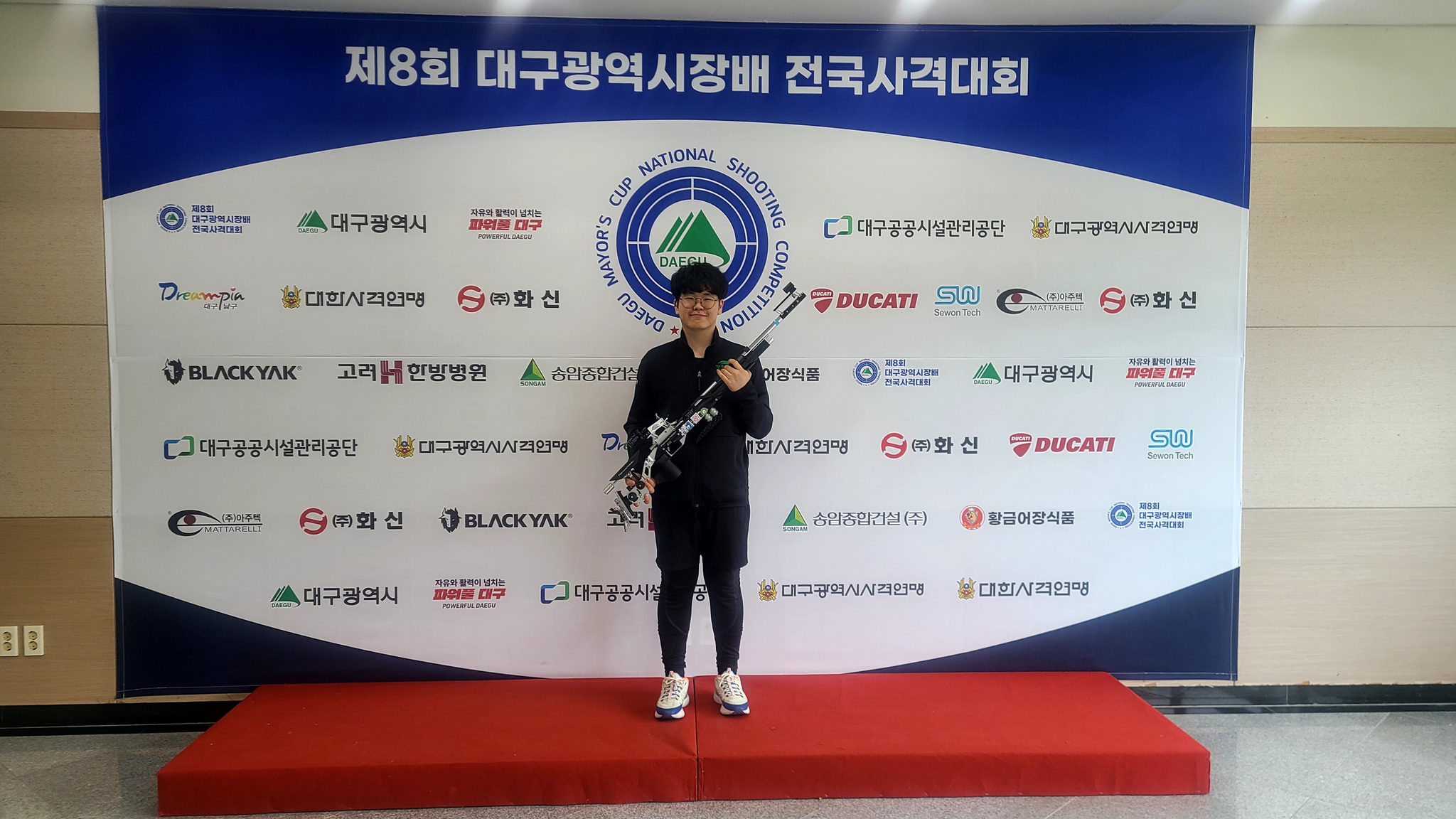 사격 김우림이 청각장애를 딛고 일반부 10m 공기소총 한국 신기록을 세웠다. [사진 대한사격연맹]