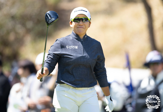 신지애가 JLPGA 투어 메이저 대회 살롱파스컵에서 우승하며 개인 통산 66승째를 거뒀다. 사진은 지난 4월 KLPGA 투어 두산건설 위브 챔피언십에 출전한 신지애. 사진 KLPGA