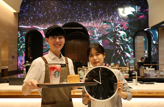 스타벅스는 순차적으로 영업 시간을 오후 10시까지 연장한다고 11일 밝혔다. [사진 스타벅스]