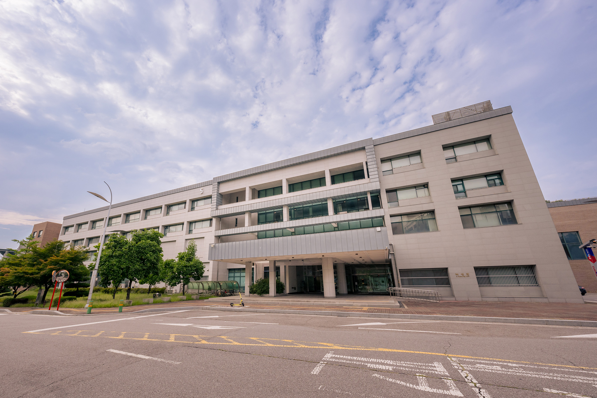▲ 서울과학기술대학교 혜성관 전경