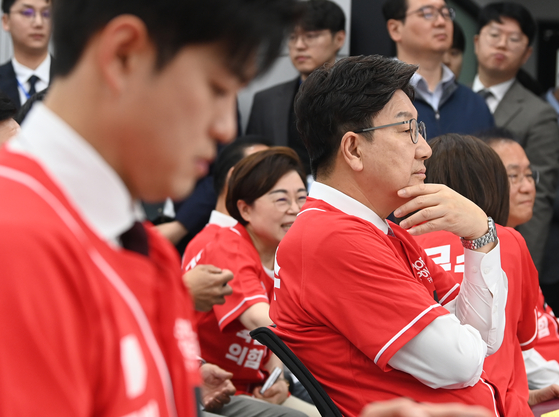 권성동 국민의힘 원내대표가 12일 오전 서울 영등포구 여의도 국민의힘 중앙당사에서 열린 중앙선대위 회의 및 중앙선대위 임명장 수여식에 참석했다. 임현동 기자
