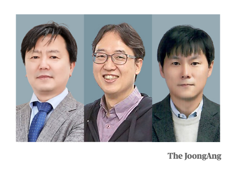 왼쪽부터 기초과학연구원(IBS) 최영기 한국바이러스기초연구소장과 구본경 유전체 교정 연구단 단장, 김현준 신변종 바이러스 연구센터 선임연구원. 정근영 디자이너