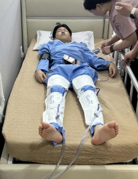 크러쉬, 허리디스크 수술 당시 사진 공개..“다리에 감각이 없어, 천장만 바라봐”