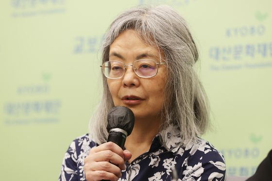 일본 작가 다와다 요코가 19일 서울 종로구 교보빌딩에서 열린 '2025 세계작가와의 대화, 다와다 요코 소설가 기자간담회'에서 질문에 답하고 있다. 연합뉴스