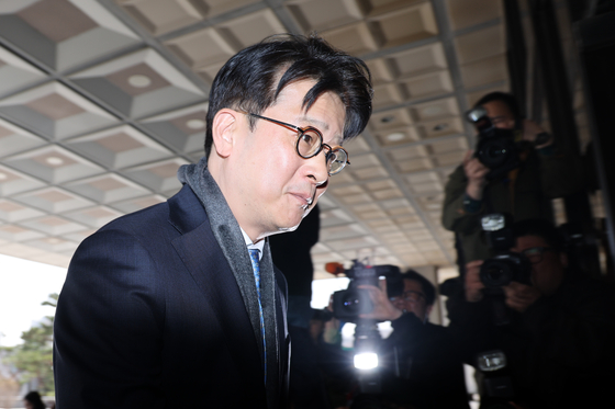 이창수 서울중앙지검장이 지난 3월 13일 헌법재판소로부터 탄핵소추 기각 판정을 받은 뒤 서울 서초구 서울중앙지검으로 출근하고 있다. 김경록 기자