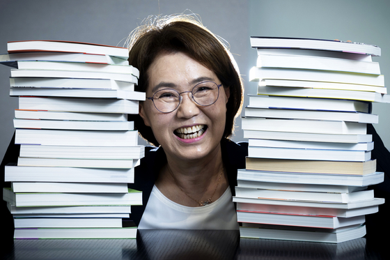 지난 8일 중앙일보 본사에서 소방 분야 최고 전문가인 임정열 전무를 만났다. 고난의 연속이던 인생을 반전시킨 데는 책이 결정적 역할을 했다. 장진영 기자
