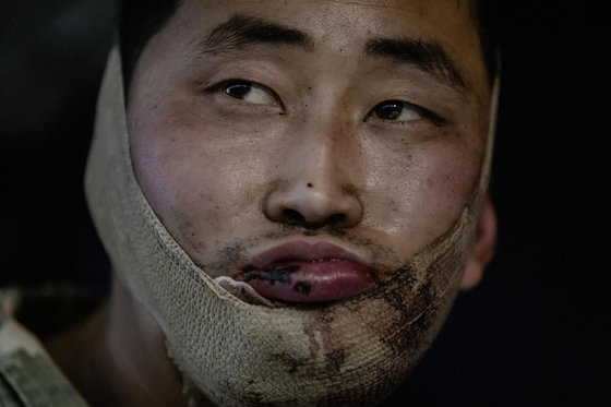 볼로디미르 젤렌스키 우크라이나 대통령이 공개했던 러시아 쿠르스크 지역에서 생포한 북한 군인 중 한 명. 사진 X 캡처
