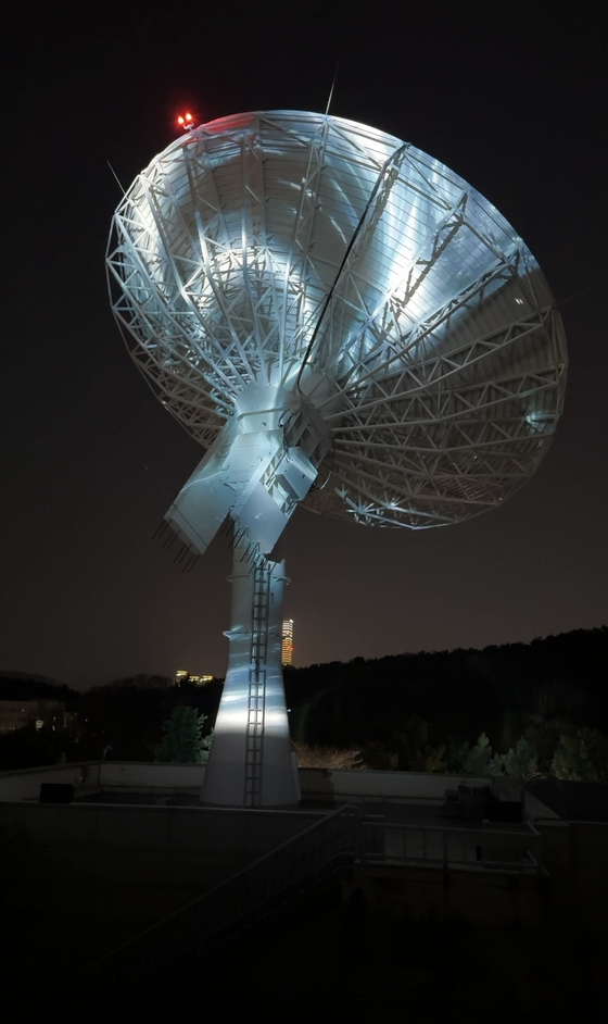 ‘굿모닝 미스터 지드래곤’은 카이스트 우주연구원, TX LAB, 갤럭시코퍼레이션, 아마스튜디오와의 공동 협업을 통해 완성된 세계 최초의 예술·과학 융합형 우주 송출 실험이다. 사진 KAIST 아트앤테크놀로지 센터