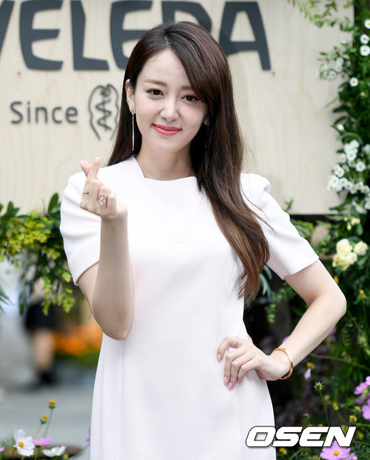[OSEN=김성락 기자] 23일 오후 서울 송월길 주한 스위스 대사관에서 한 뷰티 브랜드 국내 론칭기념 행사가 열렸다.배우 이세은이 포즈를 취하고 있다./ksl0919@osen.co.kr